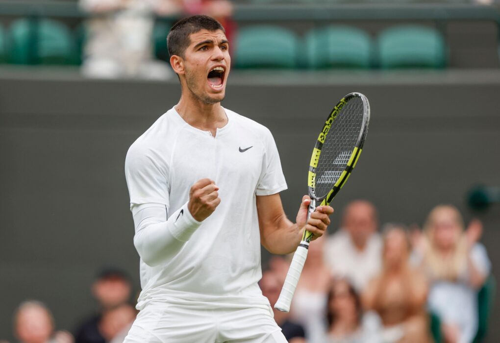 Carlos Alcaraz celebra durante el Campeonato de Wimbledon 2022